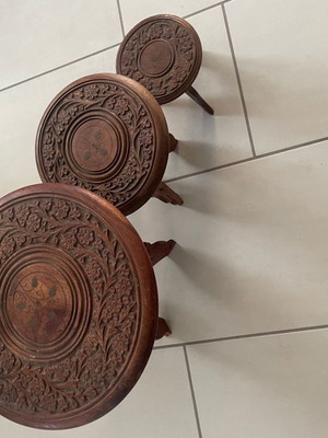 Σετ 3 ξύλινα σκαλιστά τραπεζάκια μεταχειρισμένα