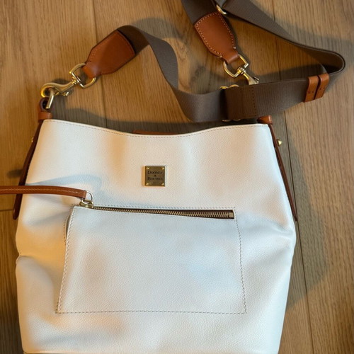Dooney & Bourke white leather crossbody bag like new