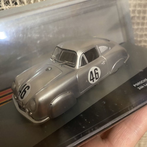 Porsche 356 1951 collectible model car like new