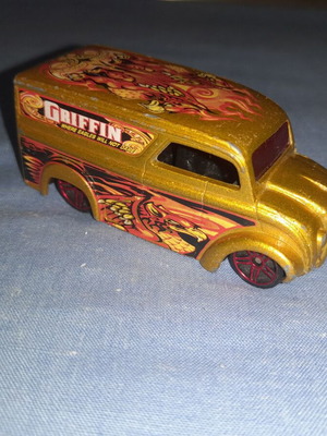 Hot Wheels Dairy Delivery μεταχειρισμένο, μοντέλο 1997 με γραφικά φλόγες