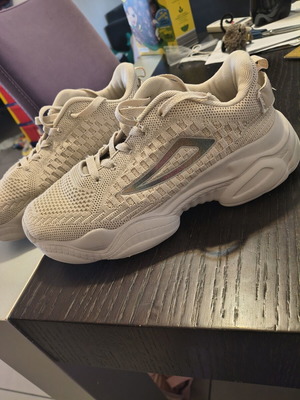Fila Memory Athletic Shoes, Size 39, Beige