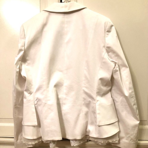 Jupe white jacket with lace inside L