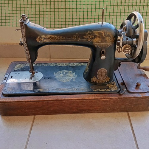 Singer sewing machine antique used