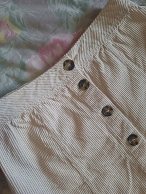 Cream corduroy mini skirt H&M like new with brown buttons