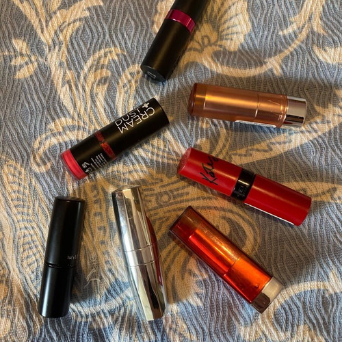 Lipstick set used, pack of 7 with various brands