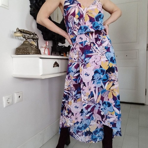 Vintage Women's Secret dress size M like new, multicolor