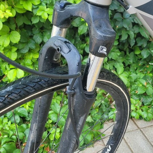 Merida Crossway 20-D cross trekking bike like new with pump and helmet