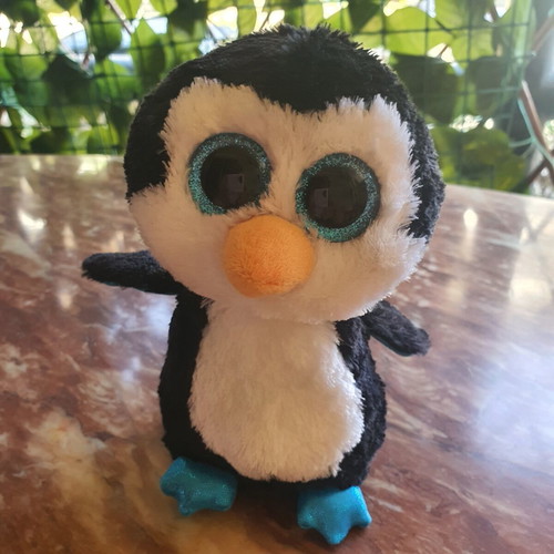 Penguin plush toy new, beautiful condition