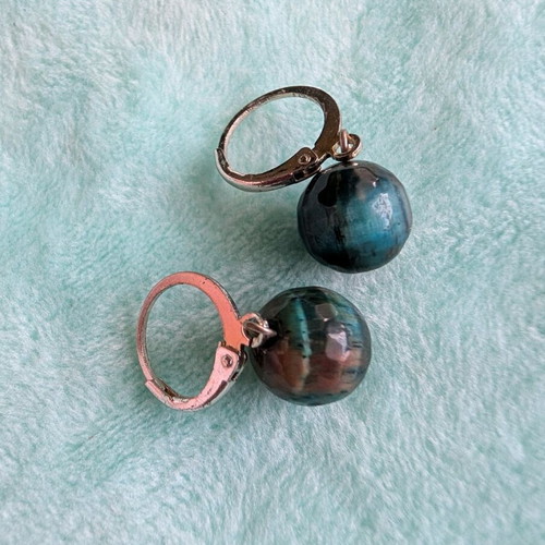 Earrings like new with natural stones