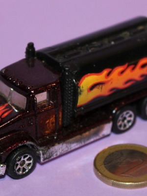 Hot Wheels 1991 употребяван метален мини камион мащаб 1:64