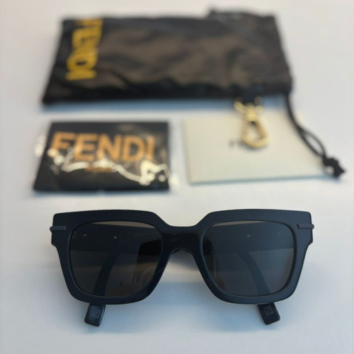 Fendi FE40078I sunglasses like new, black-navy blue