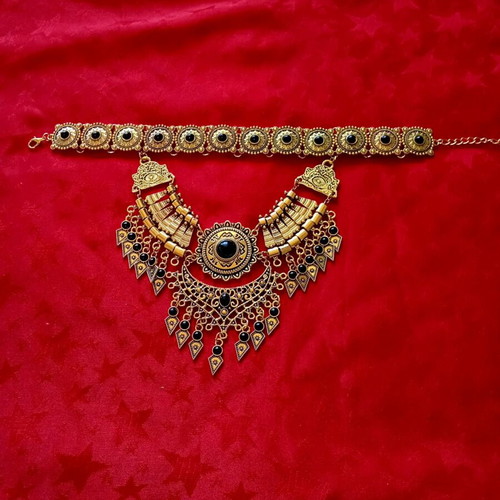 Boho vintage necklace A.L.E. new, gold with black stones