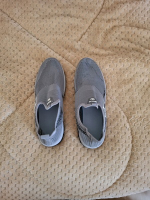 Men's summer shoes new, size 43, gray