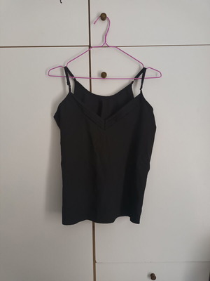 Black camisole blouse like new with adjustable straps