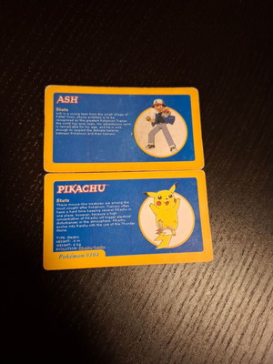 Κάρτες Pokemon Ash και Pikachu μεταχειρισμένες με μικρές φθορές