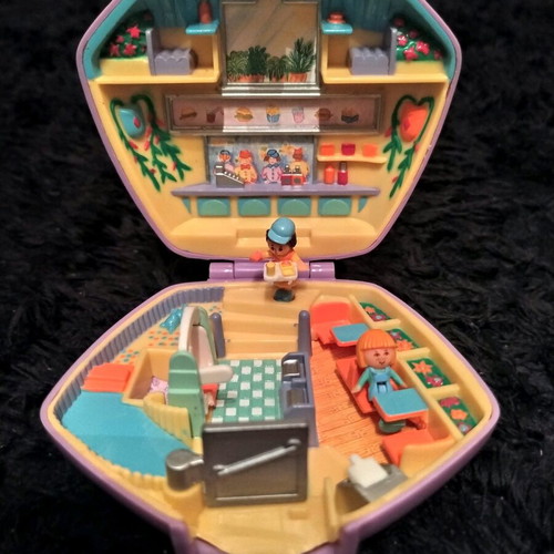 Vintage Bluebird toy Polly Pocket 1992 like new, restaurant