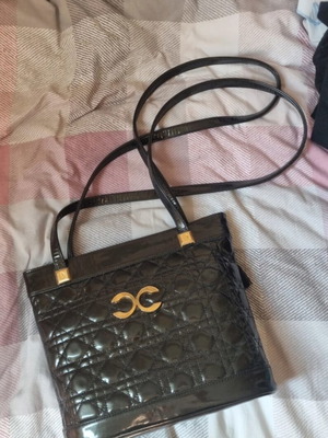 Elegant shoulder bag A To Z Greek like new, black