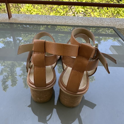 Clarks Narrative leather sandals size 39, tan, like new