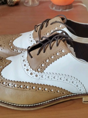 Spectator London Brogues shoes new, size 44, white and beige leather