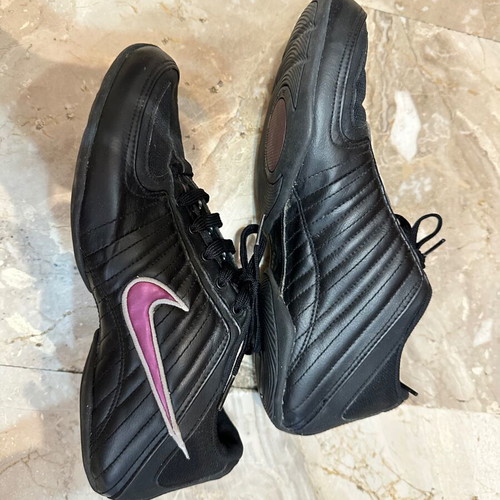 Nike athletic shoes like new, size 40.5, black and pink