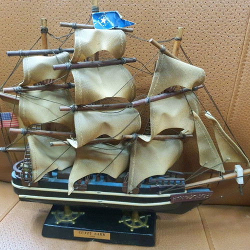 Vintage Cutty Sark 1869 ship model used, plastic