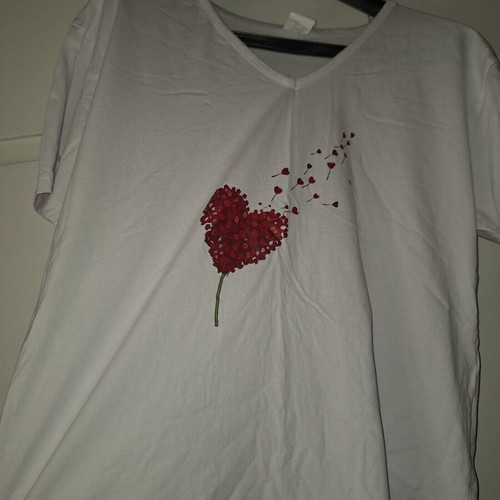 Blouse white XL new with heart print