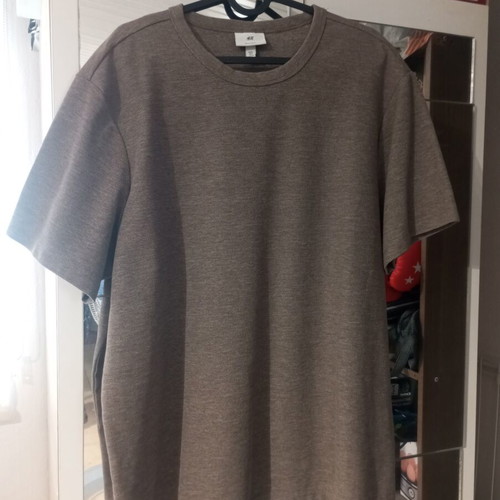 H&M gold T-shirt, large, new