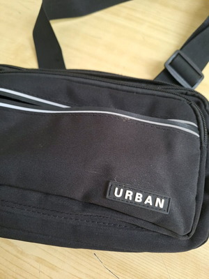 Urban waist bag like new, black