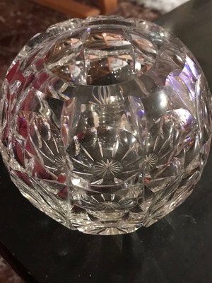 Vintage crystal rose bowl like new with facet cuts