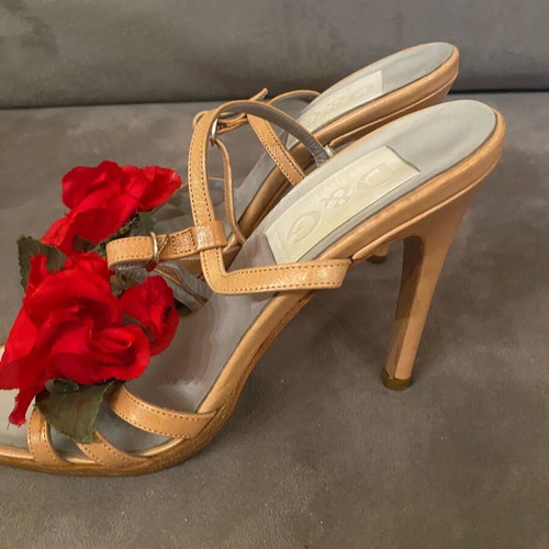 Dolce & Gabbana sandals with roses like new, beige