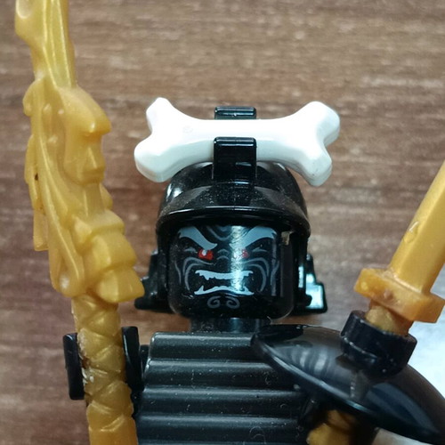 Lego Ninjago Lord Garmadon rare figure like new with swords