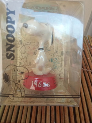 Snoopy 1960 collectible figure like new