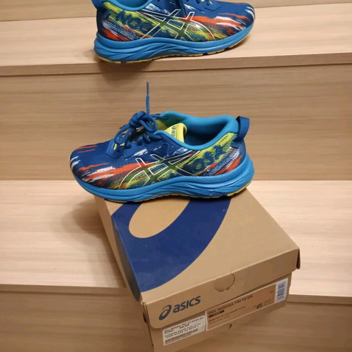 Asics Gelnoosa Tri 13 αθλητικά σαν καινούργια, νούμερο 39, πολύχρωμα