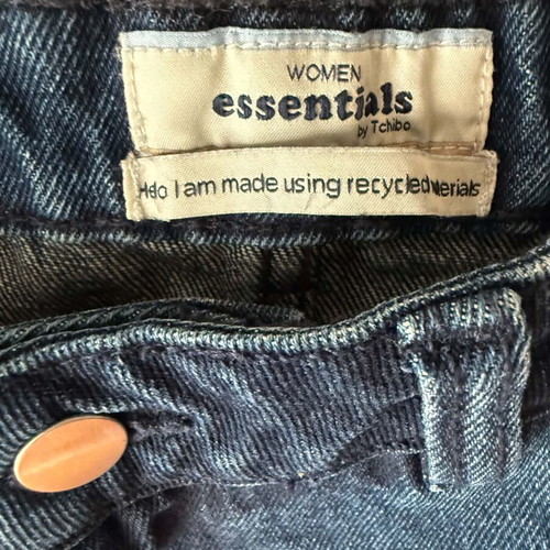 Essentials by Chibo women jeans 2XL like new, blue