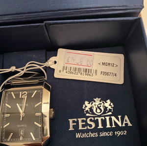 Festina Ανδρικό Ρολόι 39mm Μπαταρίας με Ασημί Μεταλλικό Μπρασελέ και μαύρο καντράν