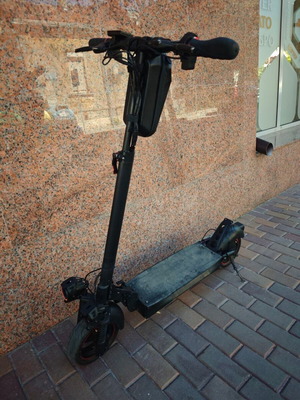 UrbanGlide E-Cross Pro electric scooter
