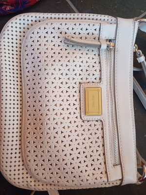 Nine West shoulder bag like new, off-white crossbody