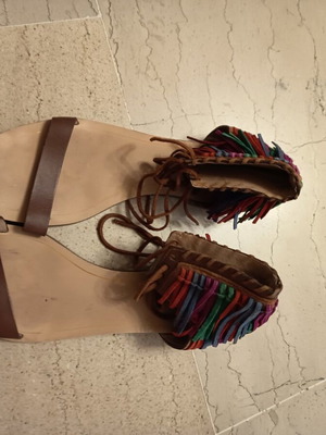 Zara leather sandals size 39 like new