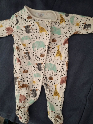 Baby bodysuit like new 3-6 months