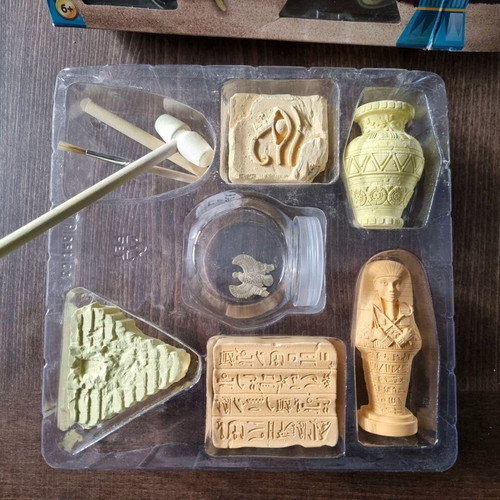 Ancient Egypt kids excavation kit like new