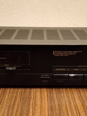 Ενισχυτής JVC AX-111 μεταχειρισμένος, 2x30W, μαύρο μεταλλικό περίβλημα