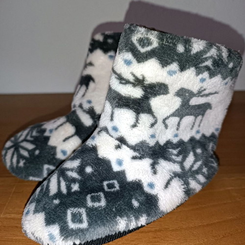 Children's wool slippers new, multicolor, size 28