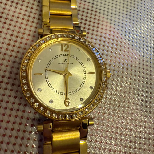 Daniel Klein women's watch gold like new