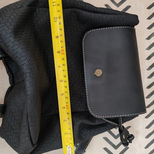 Thiros women's backpack in timeless black