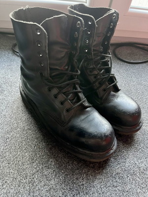 Dr. Martens 90s boots used, size 42, black vintage