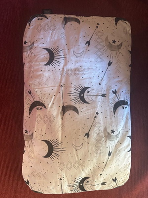 La millou baby pillow like new