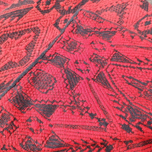 Large wool handwoven rug like new, 205x210 cm