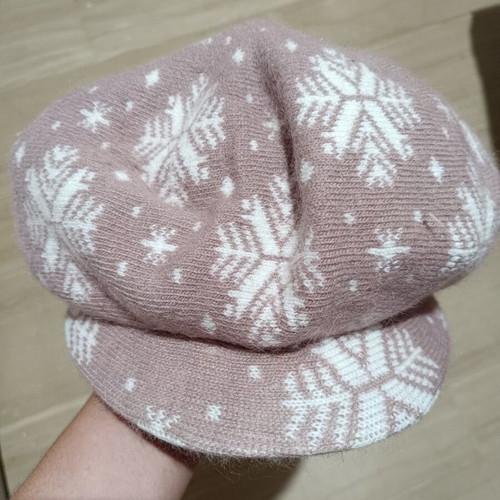 Hat like new, purple with white snowflakes, warm for winter