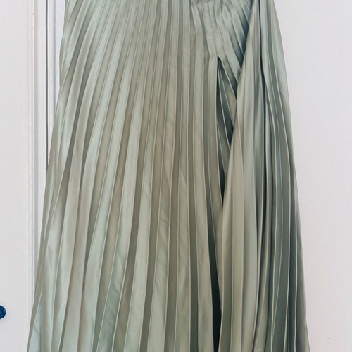 Pleated satin skirt in sage green, like new, Zara, XS