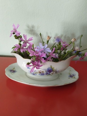 Langenrhal Suisse sauce boat like new vintage porcelain with purple violets